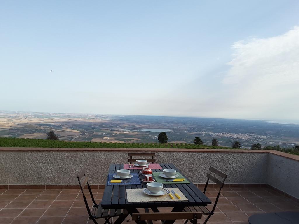 Casa Nel Vigneto Erice Guest House Exterior photo