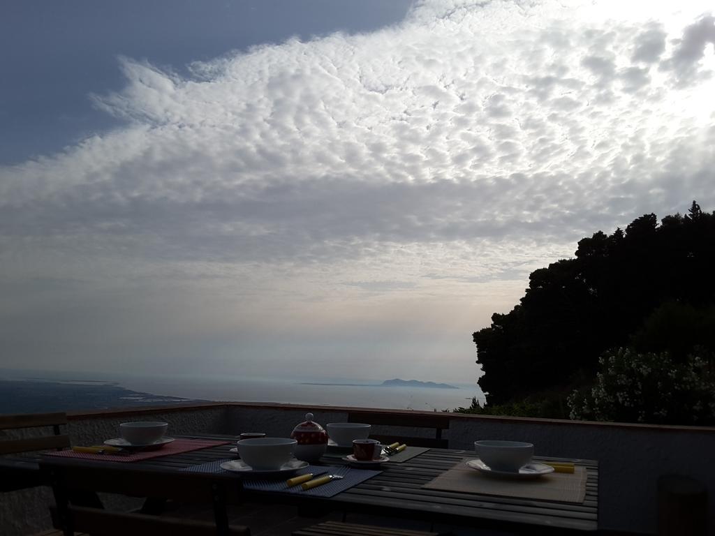 Casa Nel Vigneto Erice Guest House Exterior photo