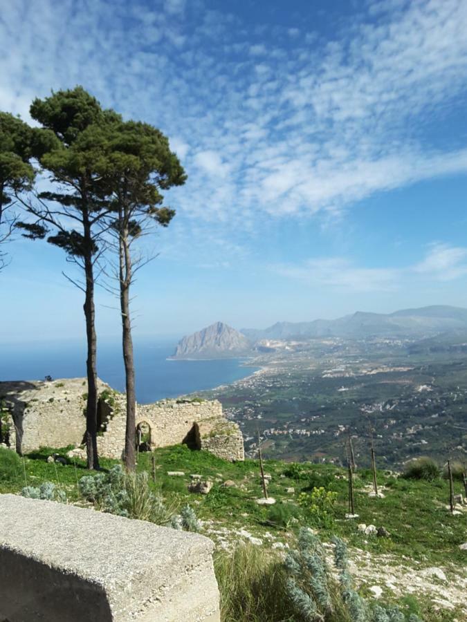 Casa Nel Vigneto Erice Guest House Exterior photo